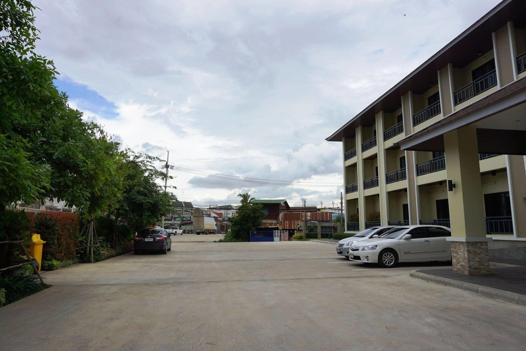 Morage Hotel Phitsanulok Exterior foto